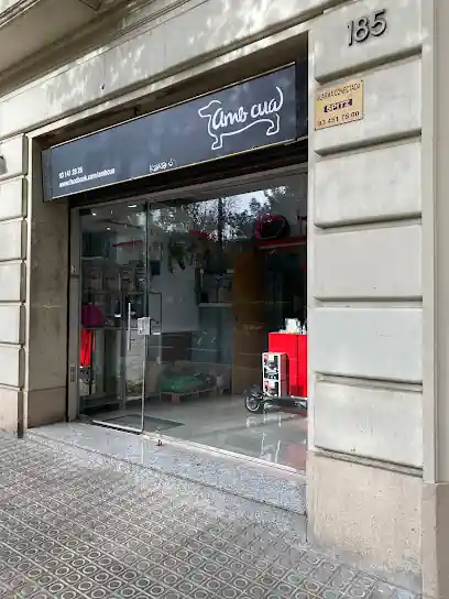 Amb Cua Peluquería Canina Barcelona