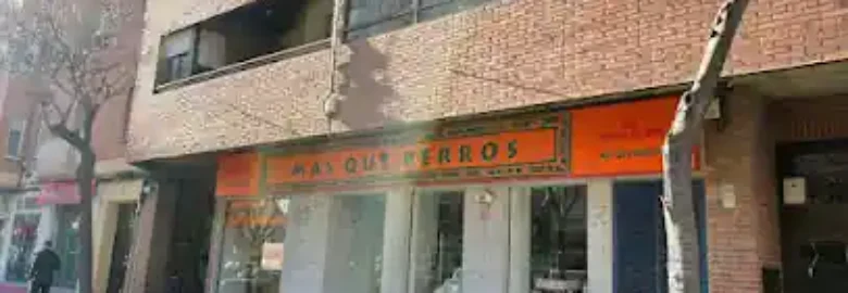 Más Que Perros